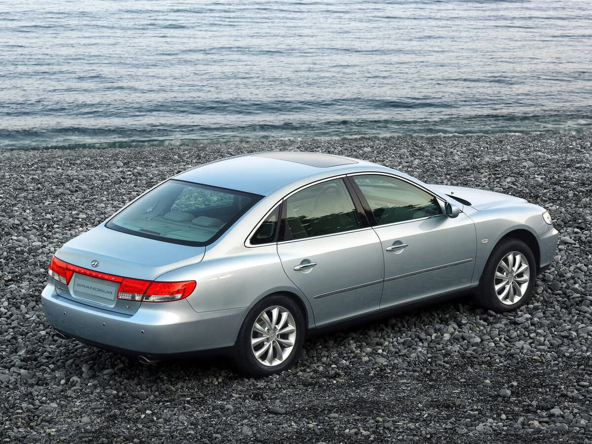 Hyundai Grandeur IV — 3/4 arxadan