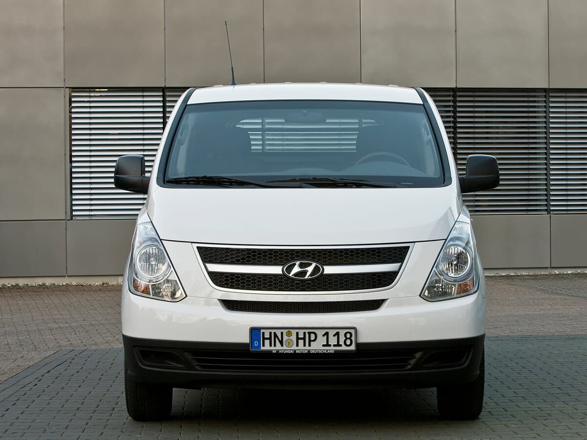 Hyundai H-1 II — Öndən