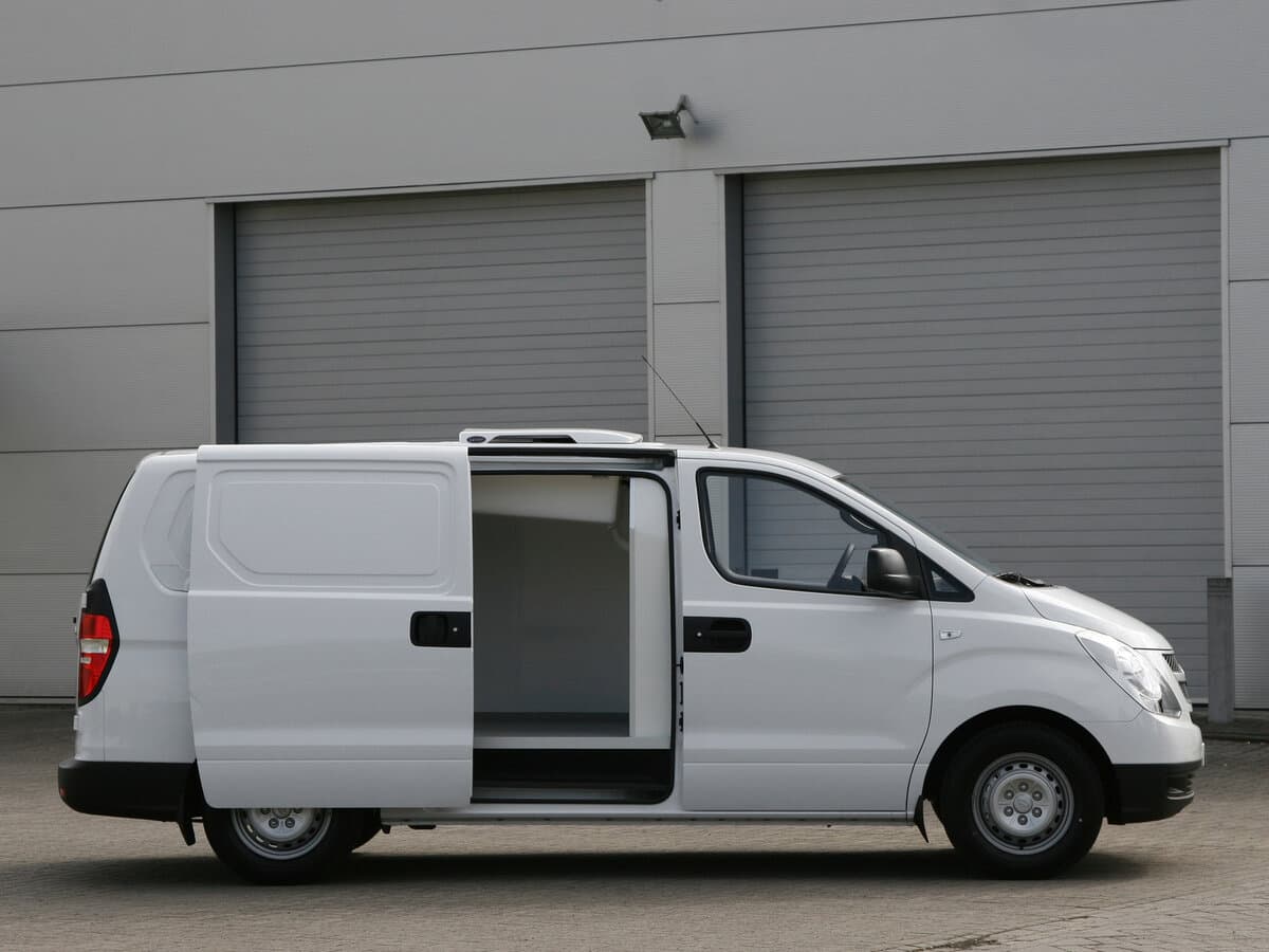 Hyundai H-1 II — Yandan