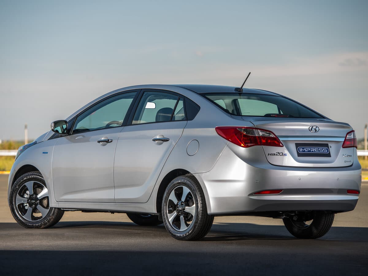 Hyundai HB20 I — 3/4 arxadan