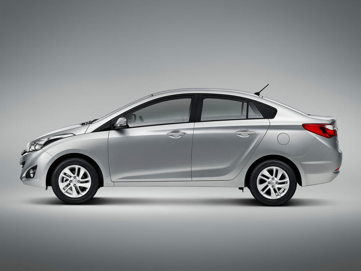 Hyundai HB20 I — Yandan