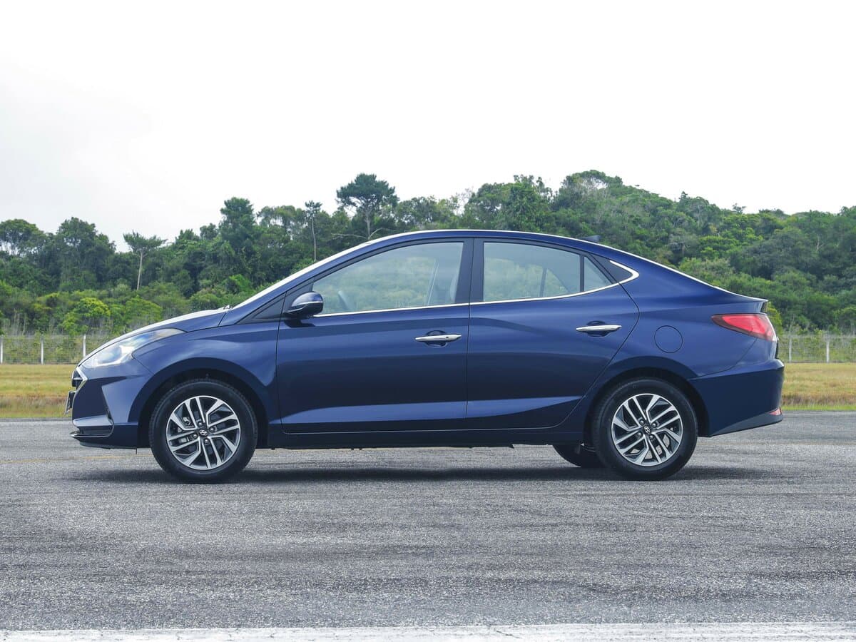 Hyundai HB20 II — Yandan