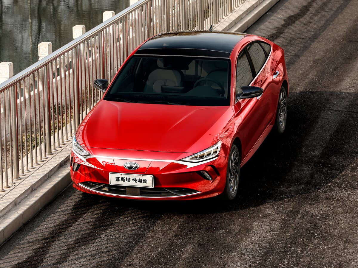 Hyundai Lafesta I — Öndən