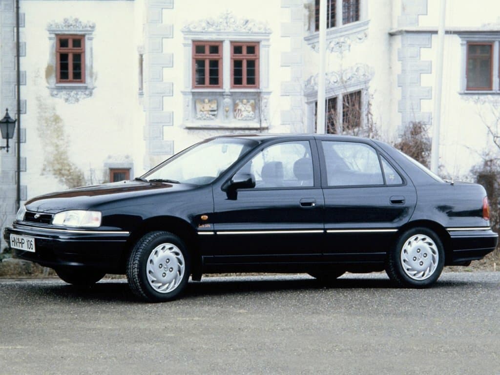 Hyundai Lantra I — Yandan