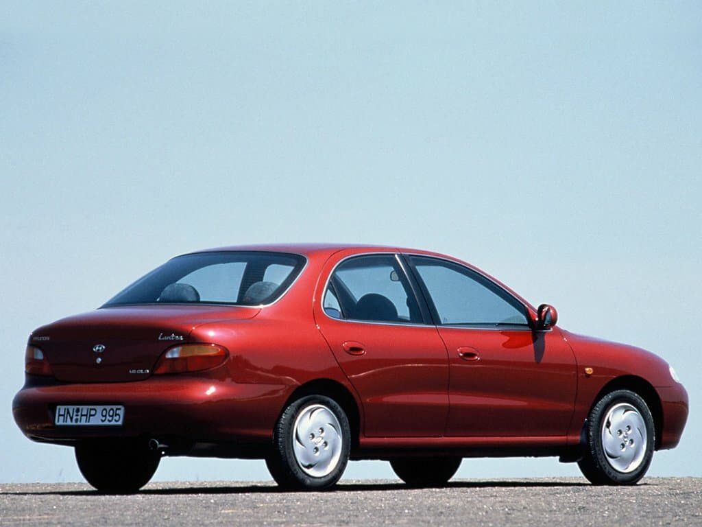 Hyundai Lantra II — 3/4 arxadan