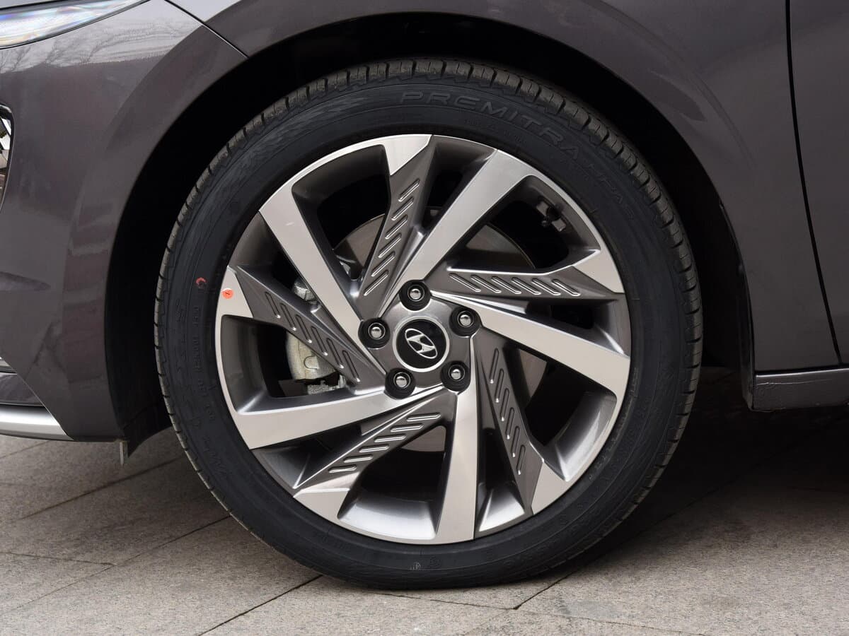 Hyundai Mistra II (DU2) — Təkər