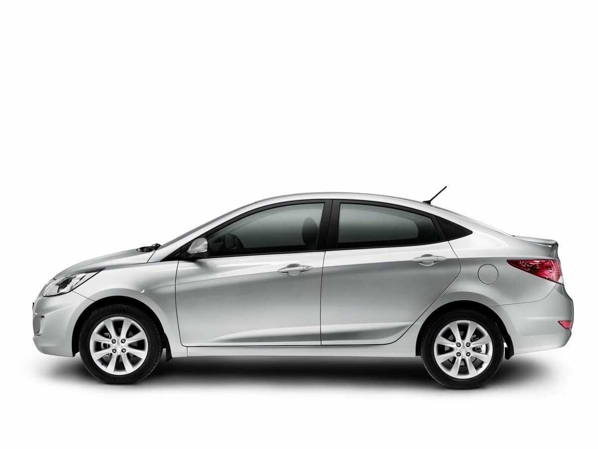 Hyundai Solaris I — Yandan