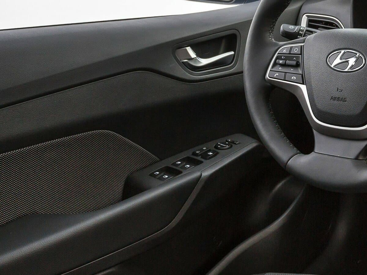 Hyundai Solaris II — Qapı