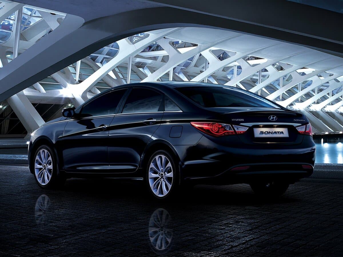 Hyundai Sonata VI (YF) — 3/4 arxadan