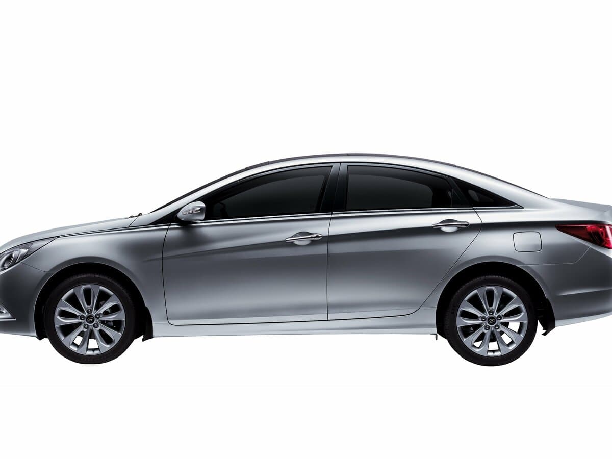 Hyundai Sonata VI (YF) — Yandan