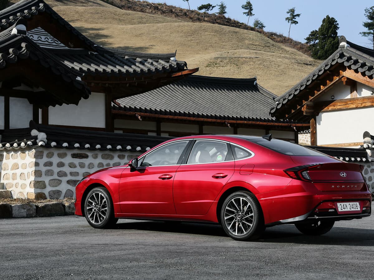 Hyundai Sonata VIII (DN8) — 3/4 arxadan