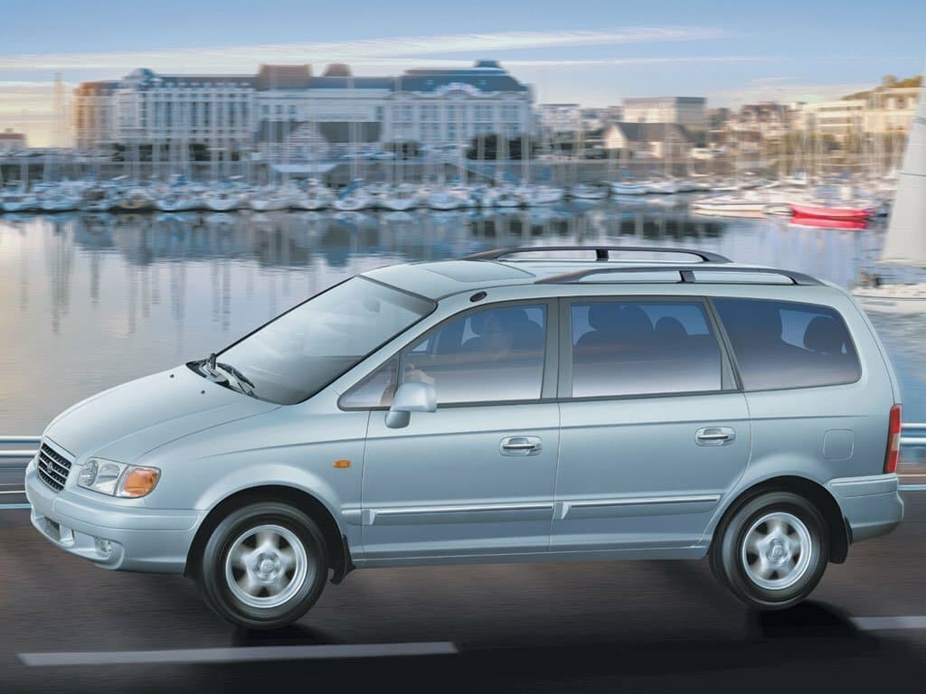 Hyundai Trajet I — Yandan