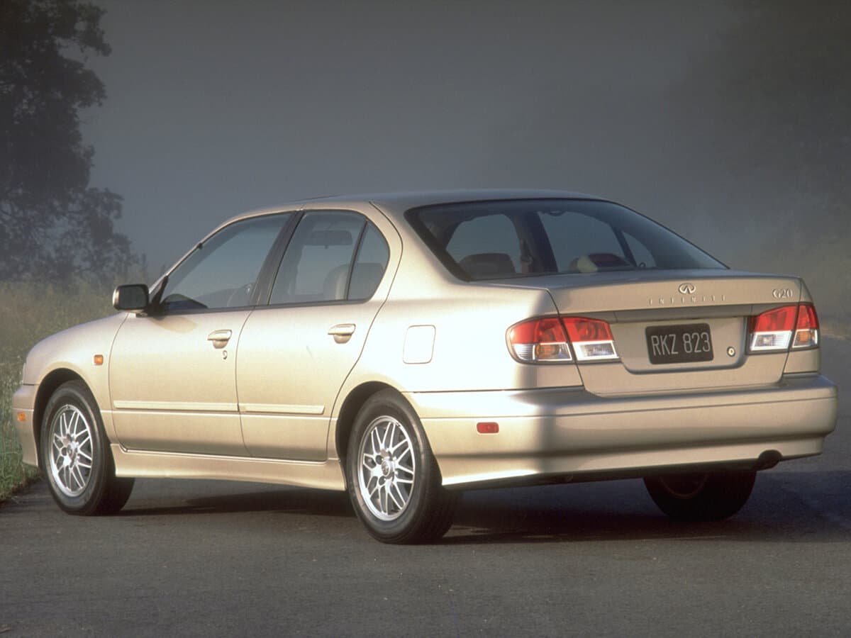 Infiniti G II — 3/4 arxadan