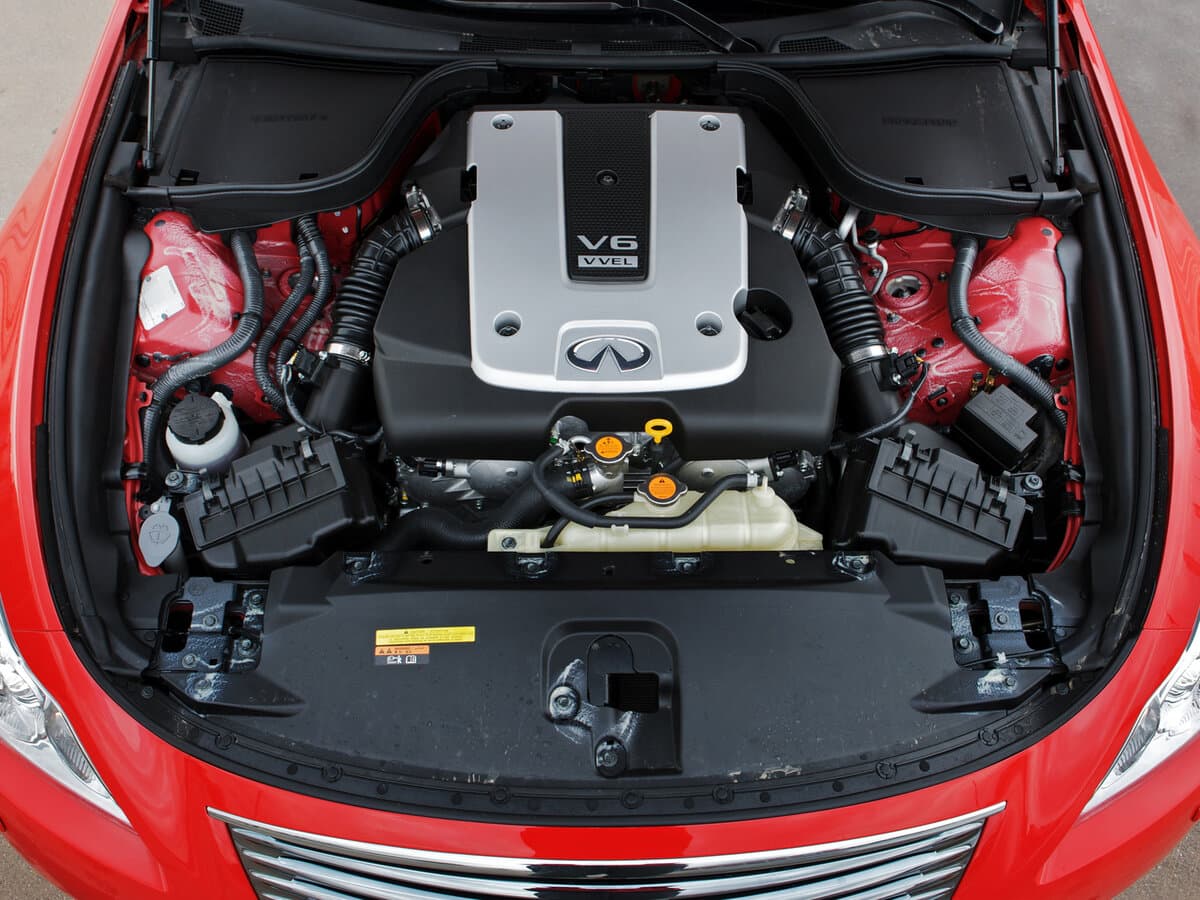 Infiniti G IV — Salon, arxadan