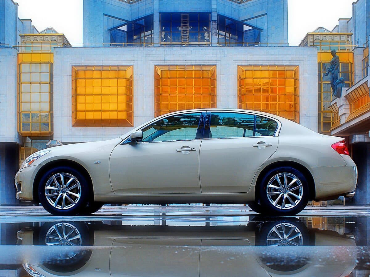 Infiniti G IV — Yandan