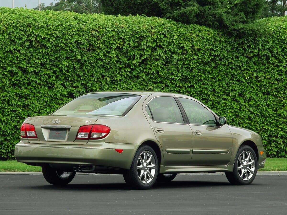 Infiniti I II — 3/4 arxadan