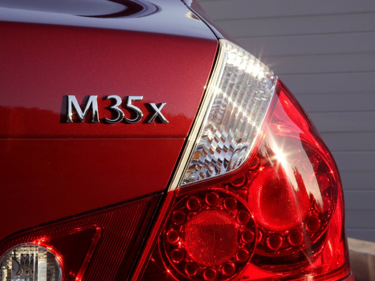 Infiniti M III — Detal