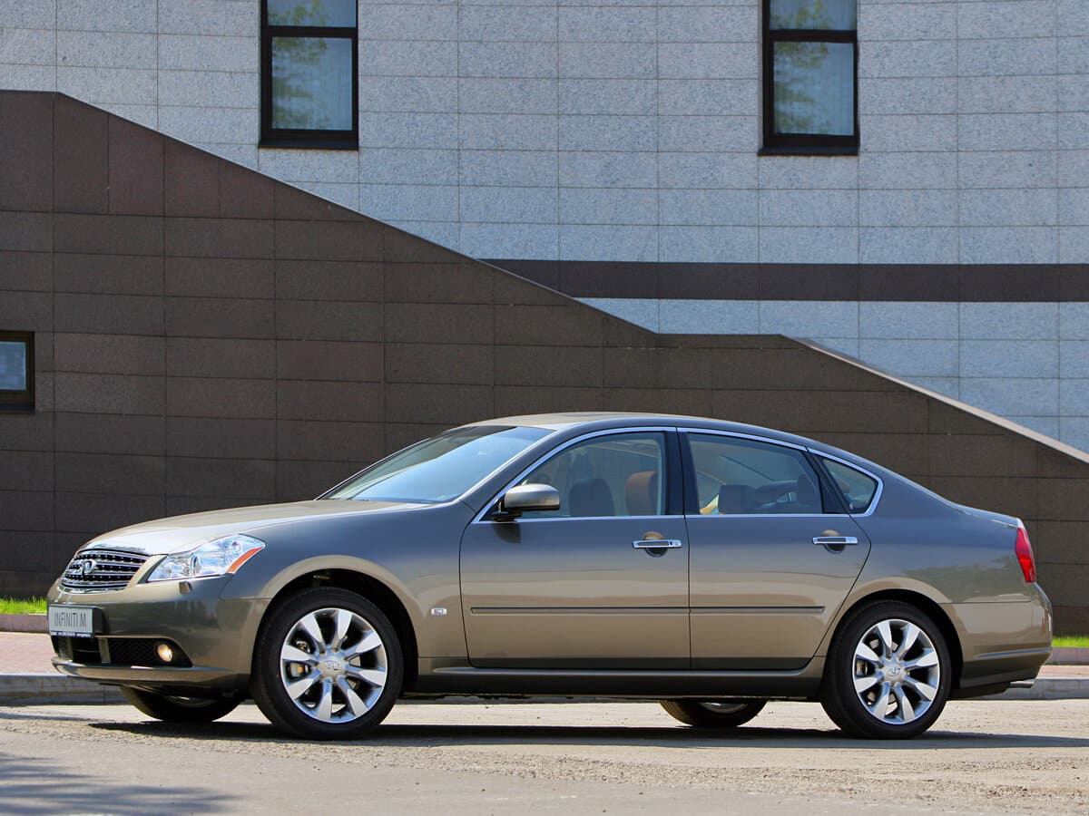 Infiniti M III — Yandan