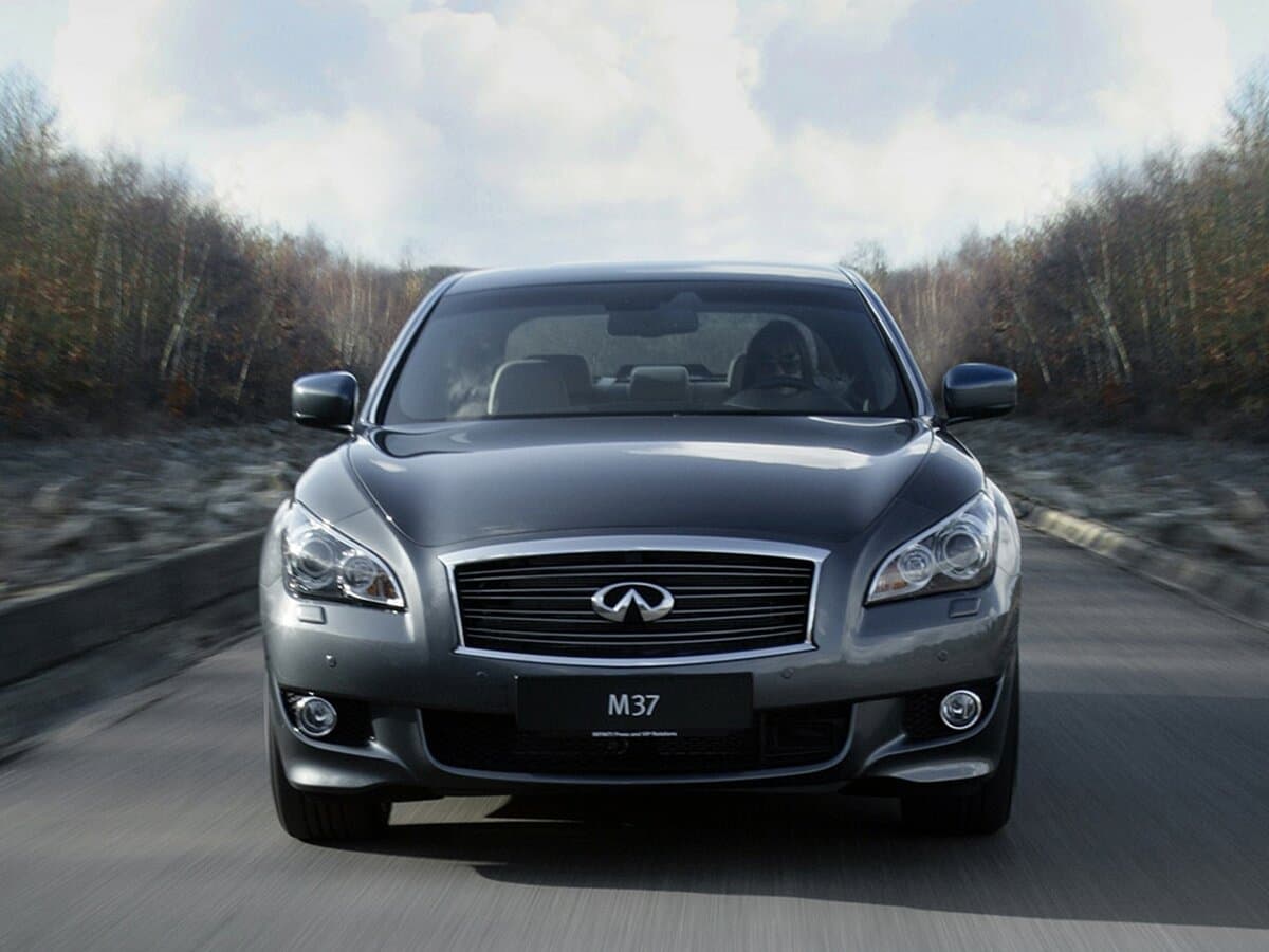 Infiniti M IV — Öndən