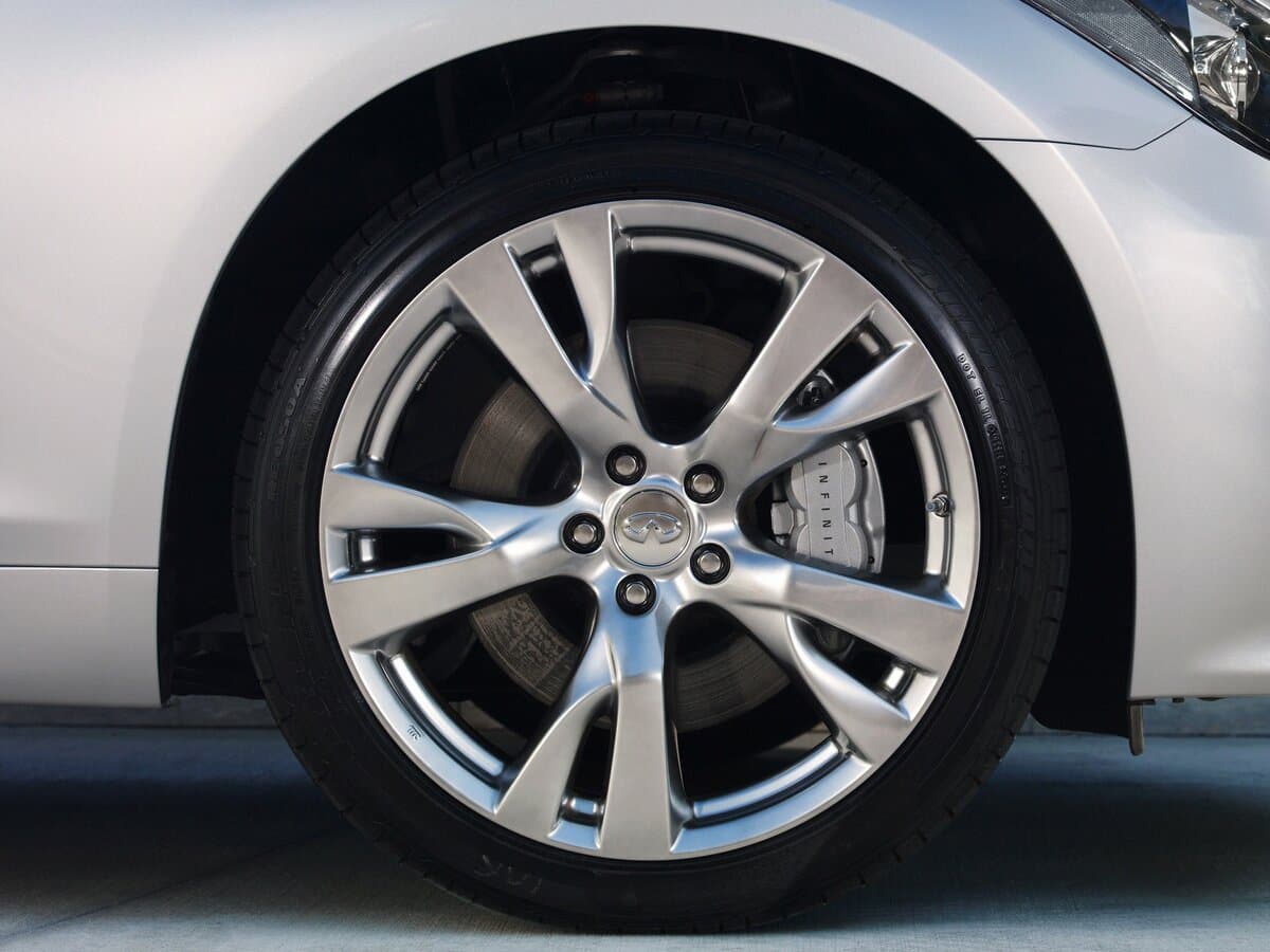 Infiniti M IV — Təkər