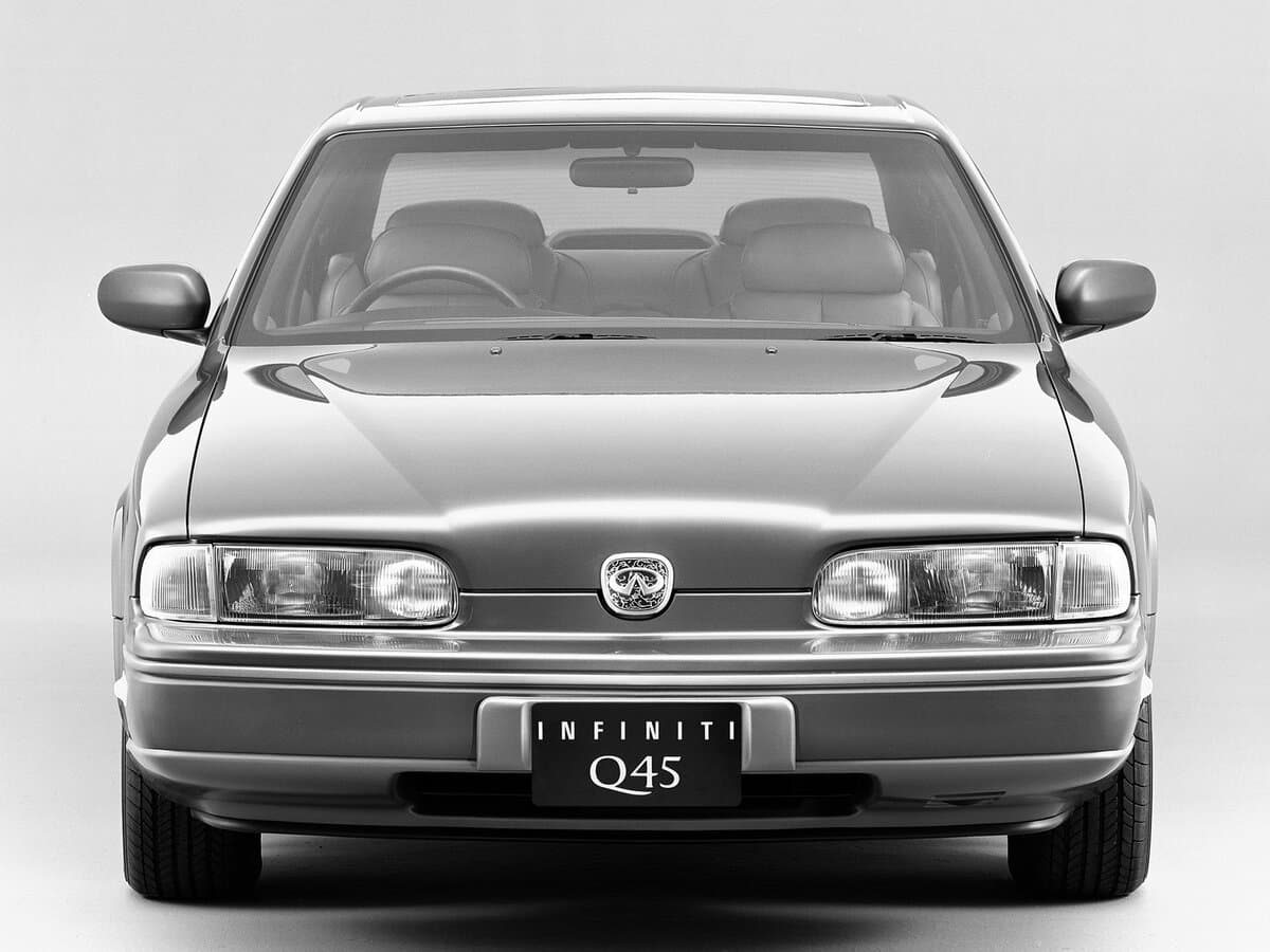 Infiniti Q I — Öndən