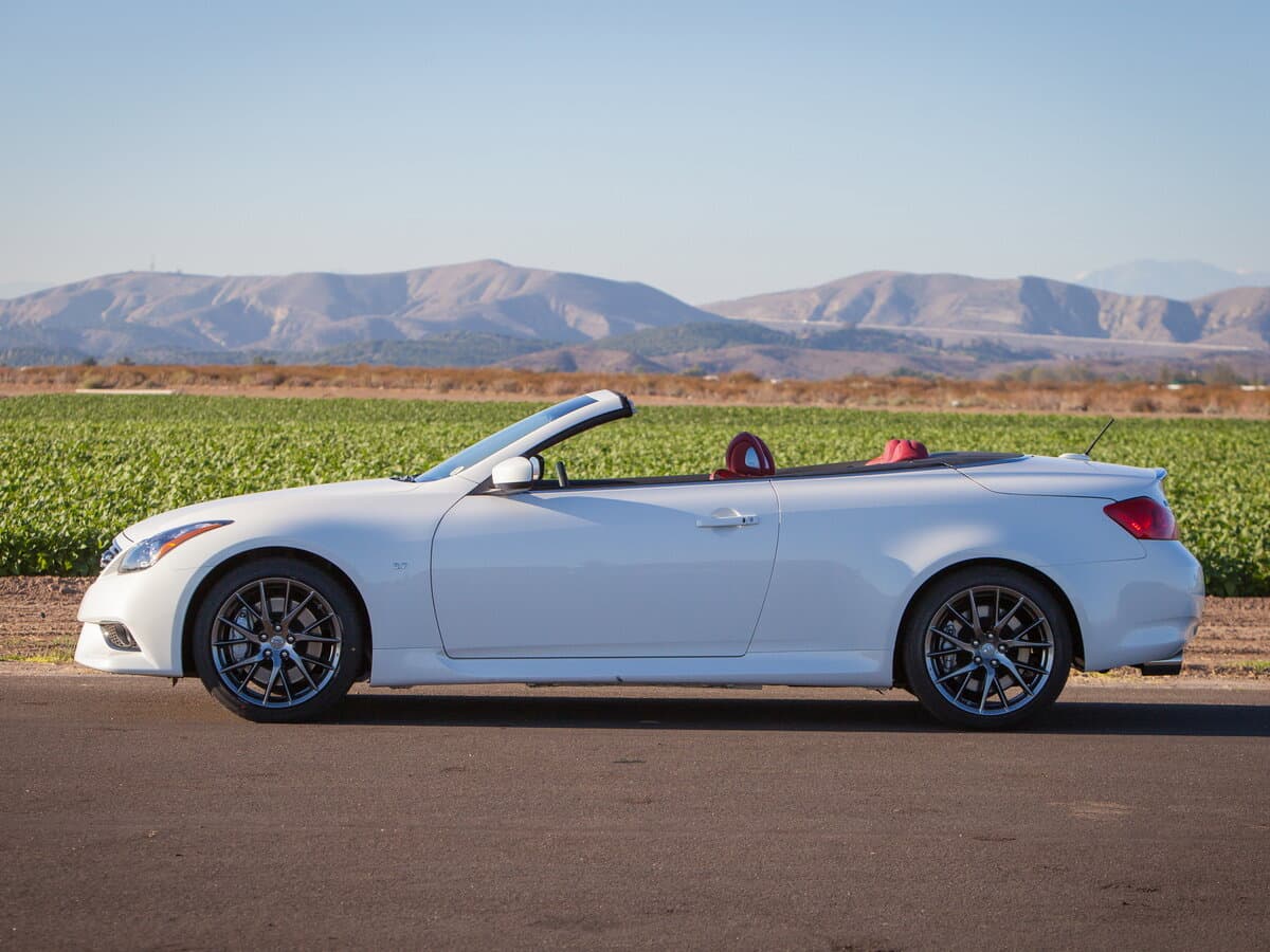 Infiniti Q60 I — Yandan