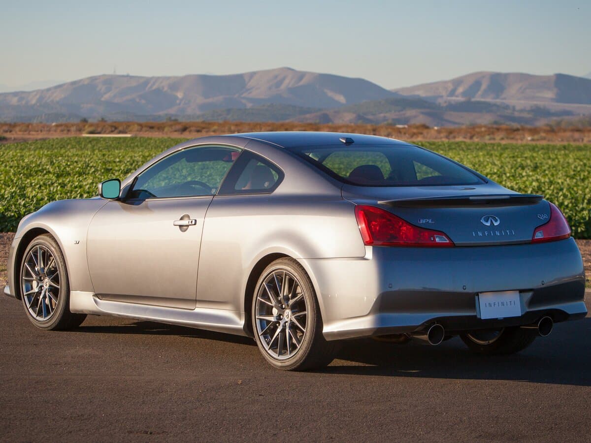 Infiniti Q60 I — 3/4 arxadan