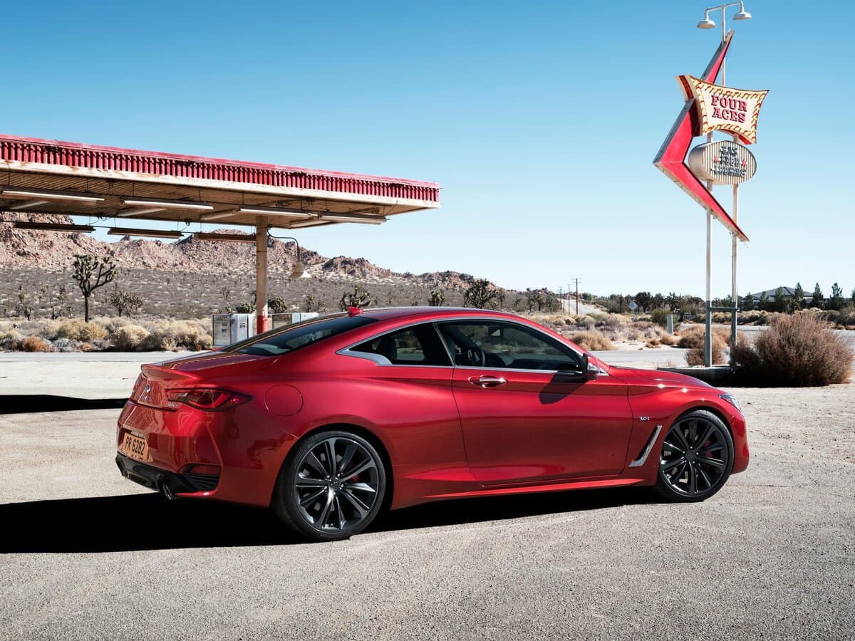 Infiniti Q60 II — 3/4 arxadan