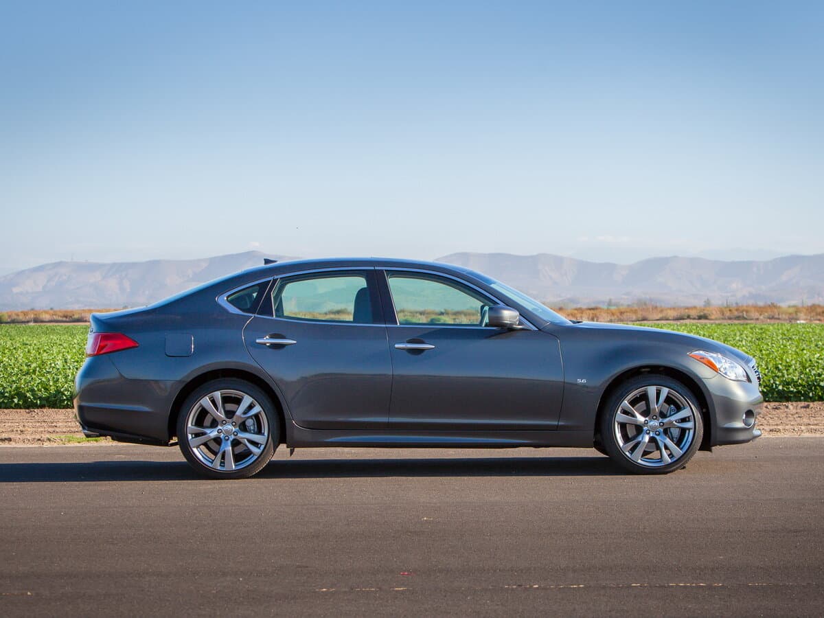Infiniti Q70 I — Yandan