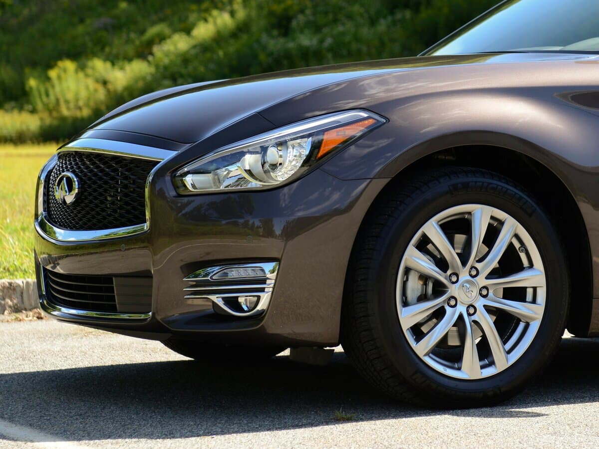 Infiniti Q70 I — Təkər
