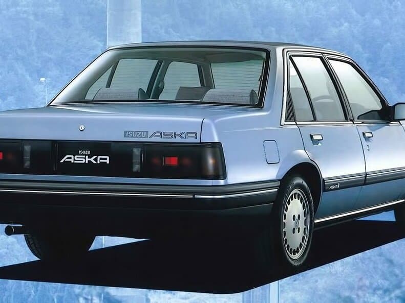Isuzu Aska I — 3/4 arxadan