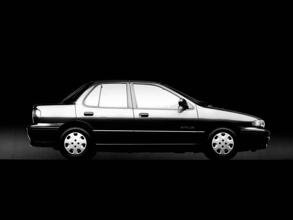 Isuzu Stylus 1990 – 1993 — Yandan