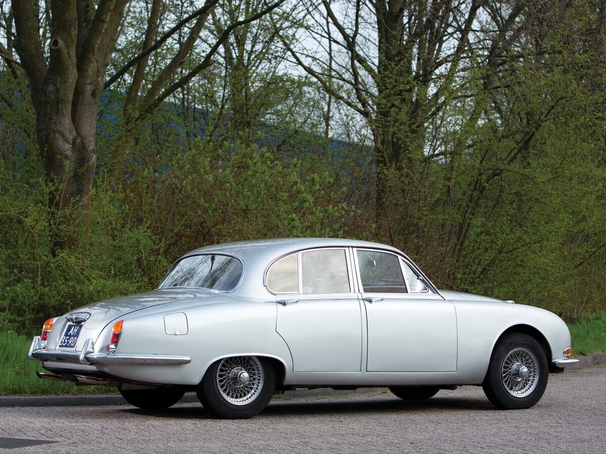 Jaguar S-Type (1963) — 3/4 arxadan