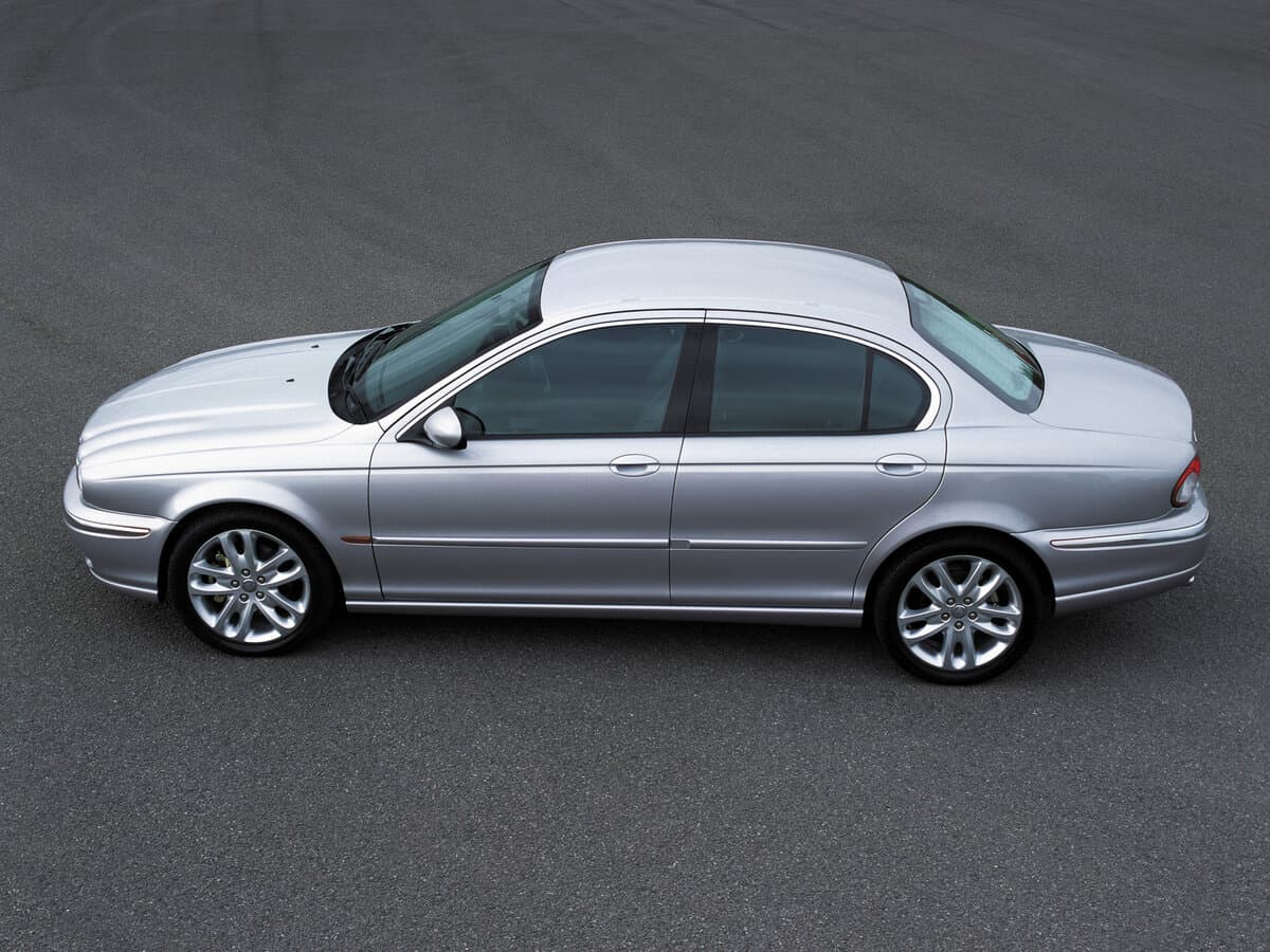 Jaguar X-Type I — Yandan