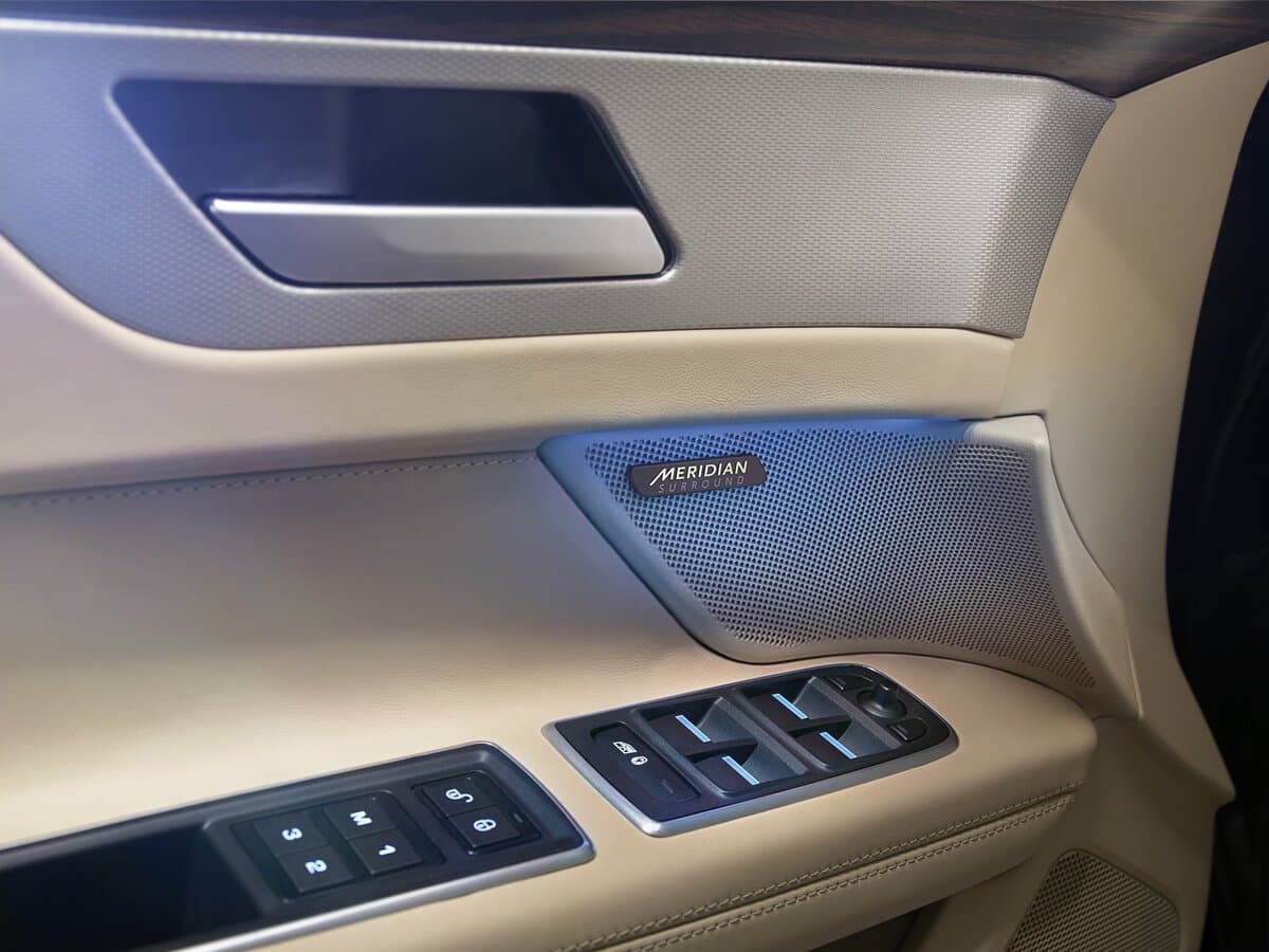 Jaguar XF II — Qapı