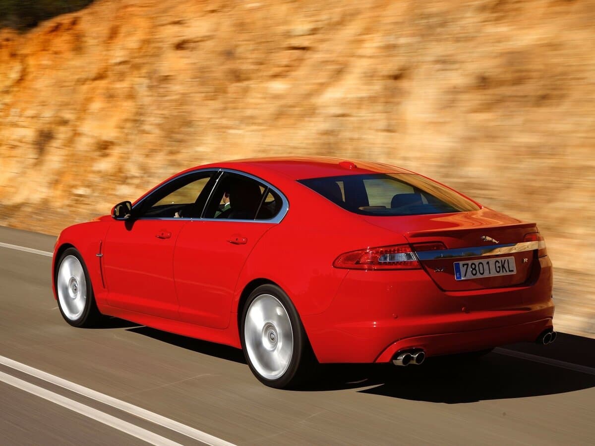 Jaguar XFR I — 3/4 arxadan
