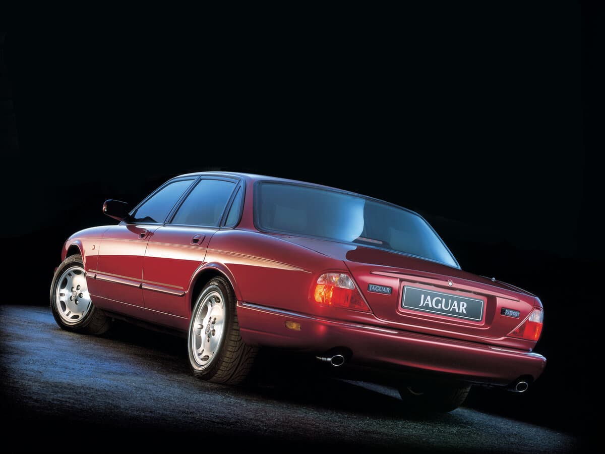 Jaguar XJ II (X308) — 3/4 arxadan