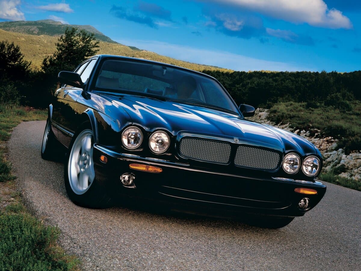 Jaguar XJ II (X308) — Öndən