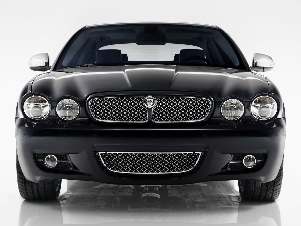 Jaguar XJ III (X350/X358) — Öndən