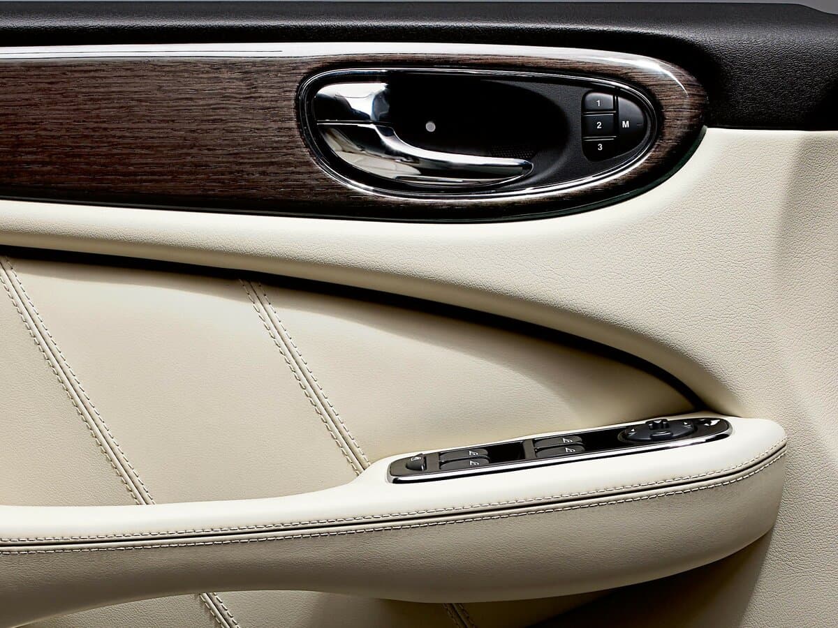 Jaguar XJ III (X350/X358) — Qapı