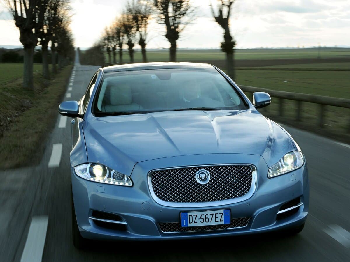 Jaguar XJ IV (X351) — Öndən