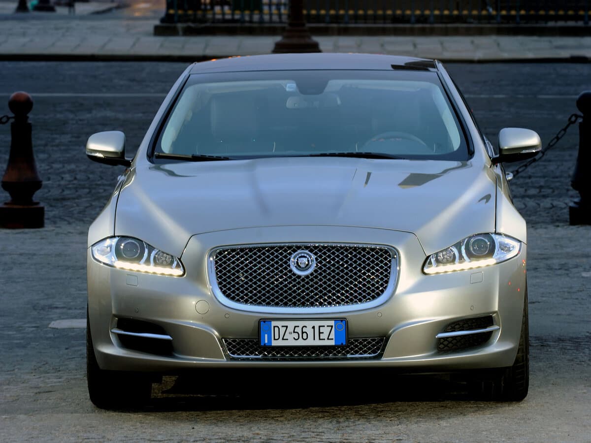 Jaguar XJ IV (X351) — Öndən