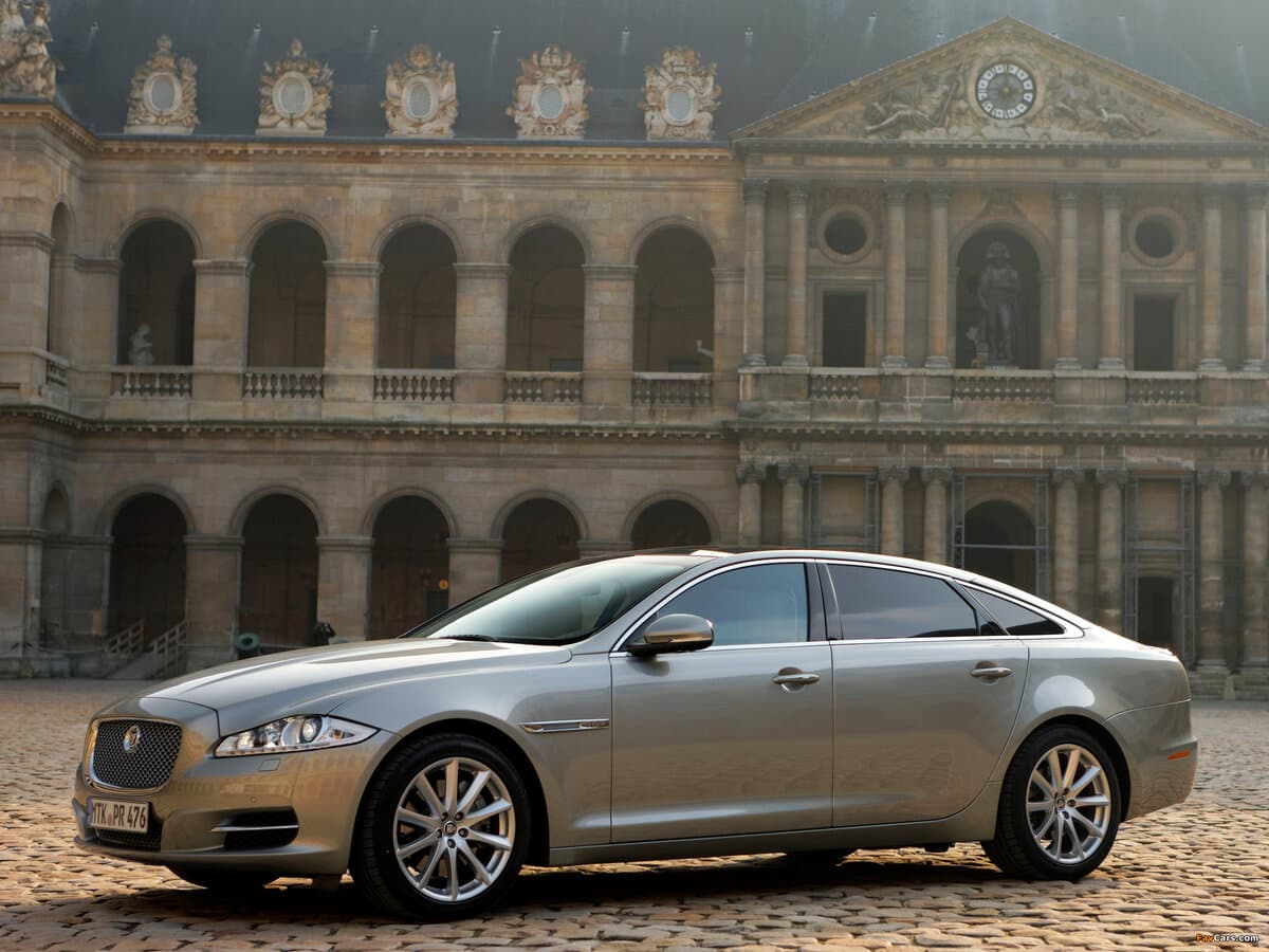 Jaguar XJ IV (X351) — Yandan