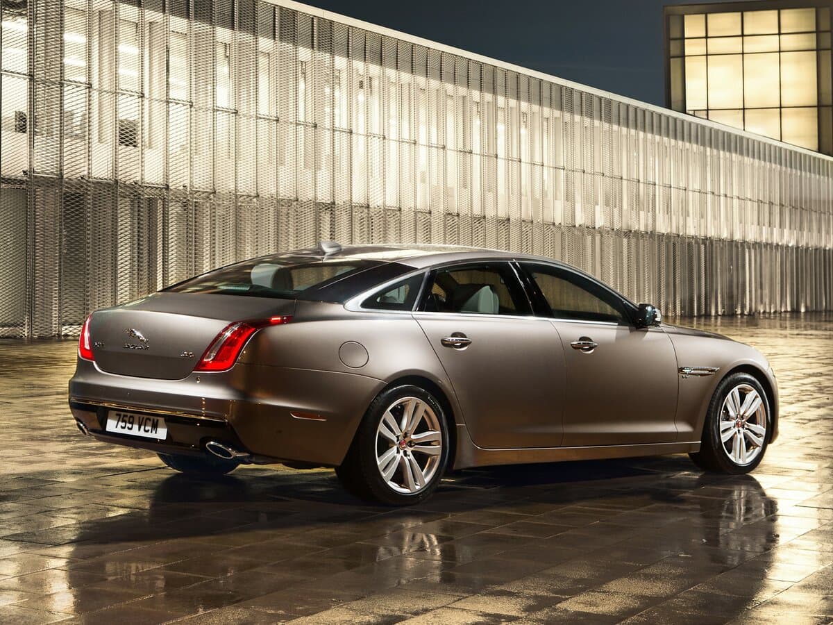 Jaguar XJ IV (X351) Restayling — 3/4 arxadan