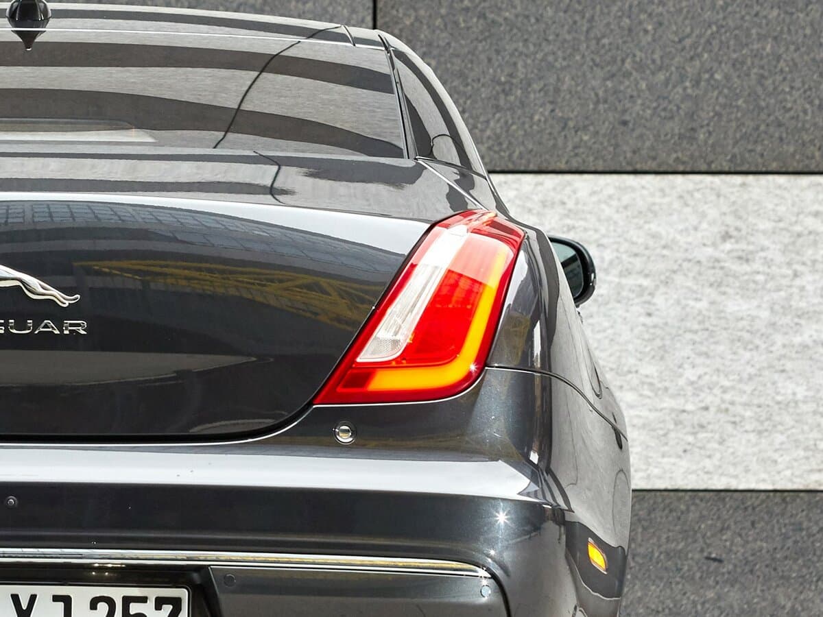 Jaguar XJ IV (X351) Restayling — Detal