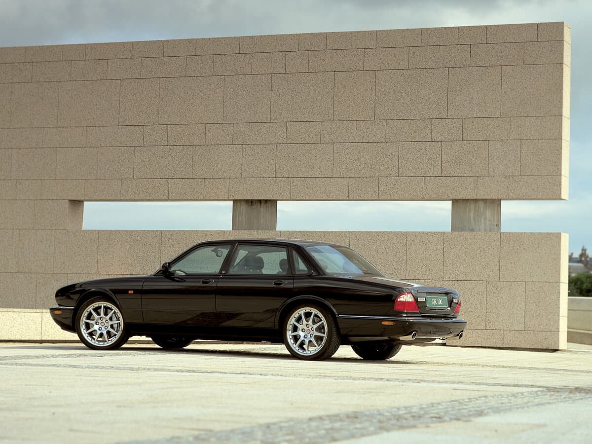Jaguar XJR II (X308) — Yandan