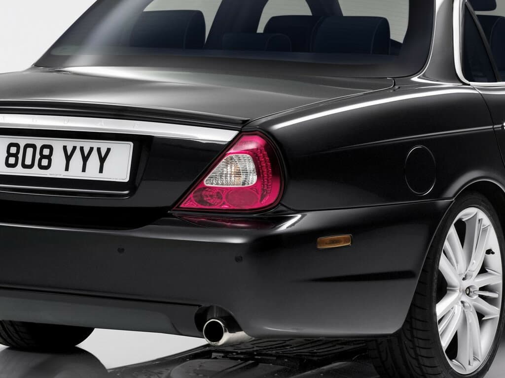 Jaguar XJR III (X358) — Detal