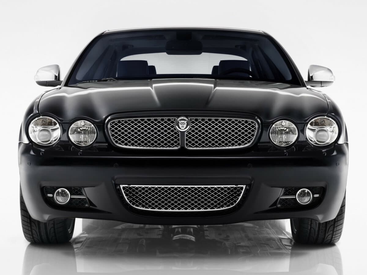 Jaguar XJR III (X358) — Öndən