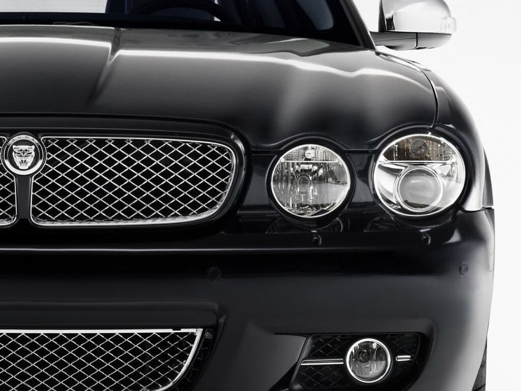 Jaguar XJR III (X358) — Fara