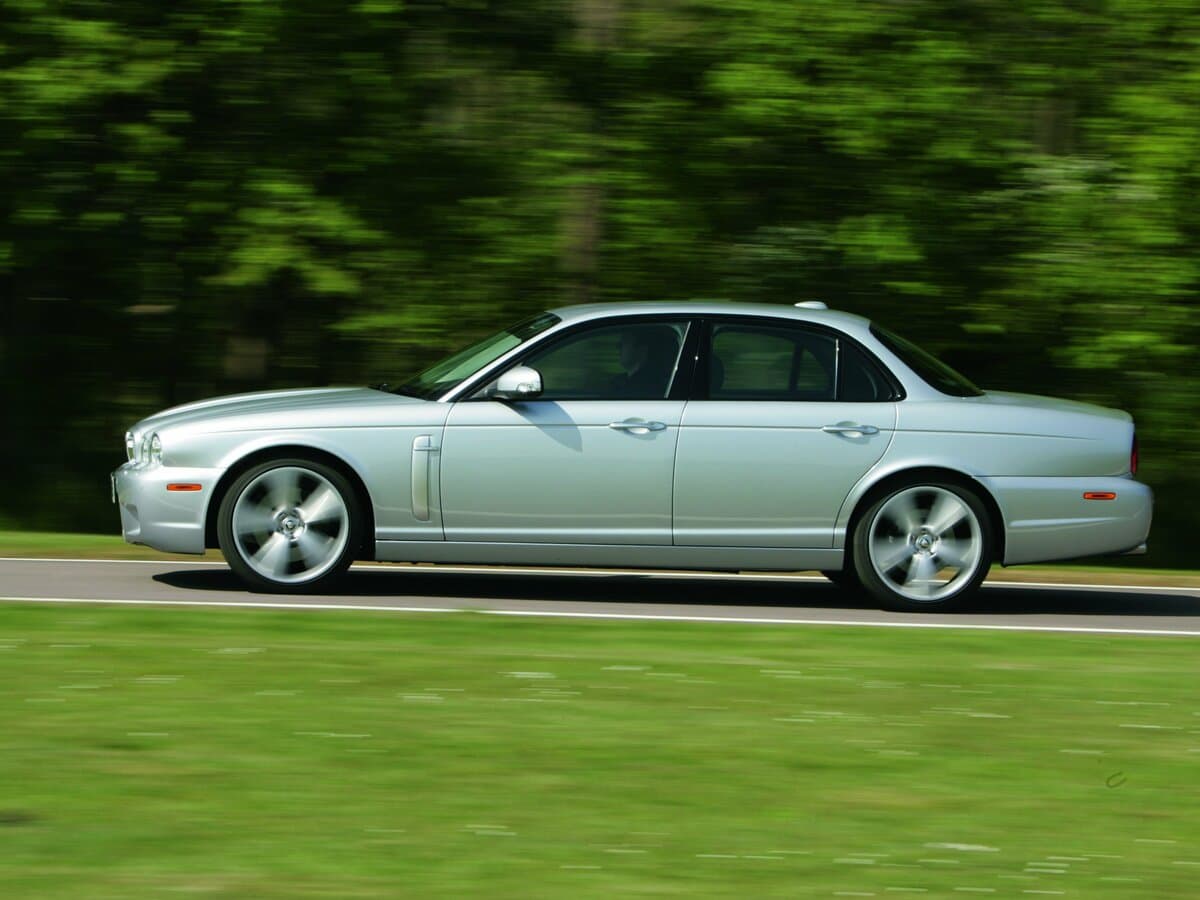 Jaguar XJR III (X358) — Yandan
